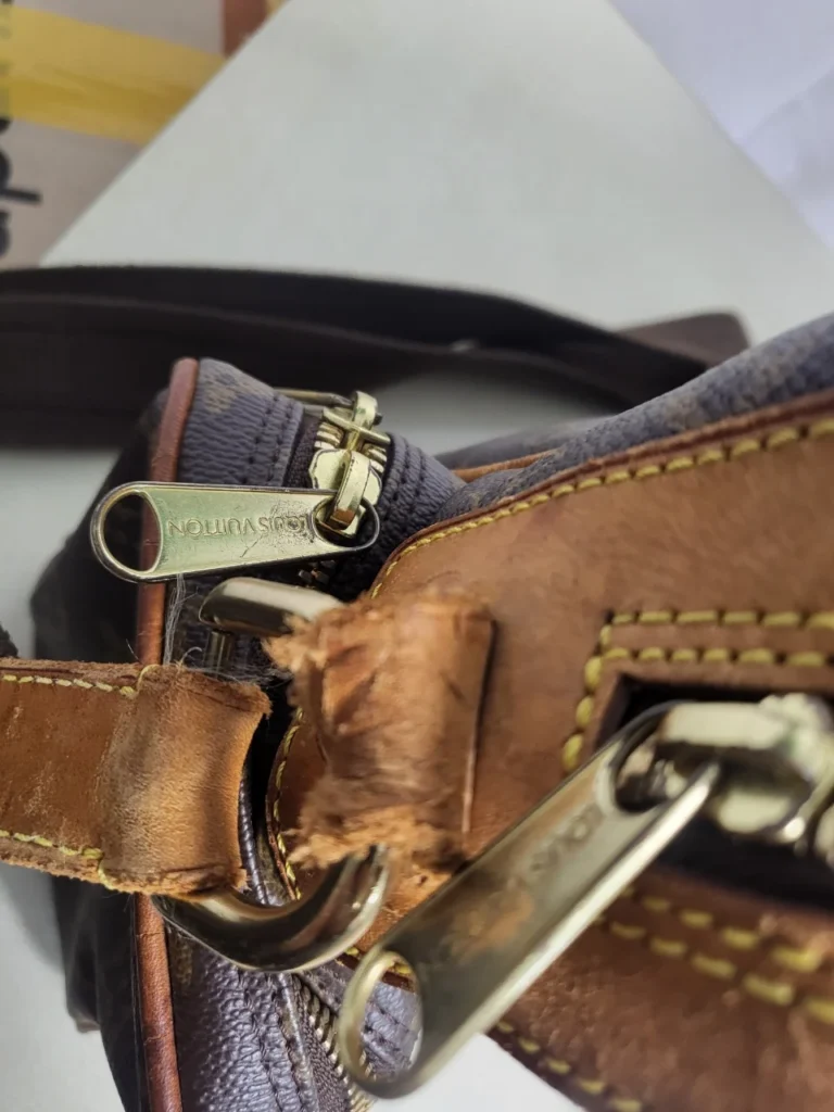 크로바 명품 수선실 수선 전 사례